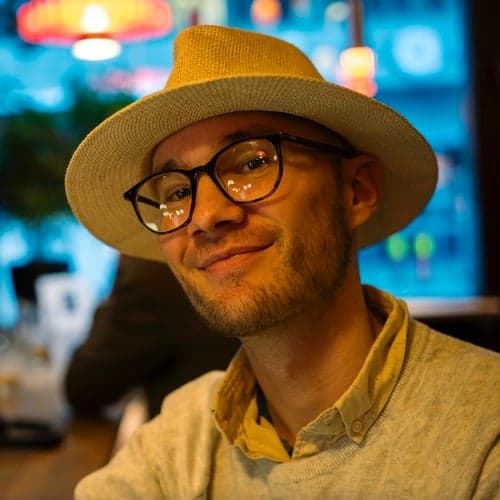 Andreas T.