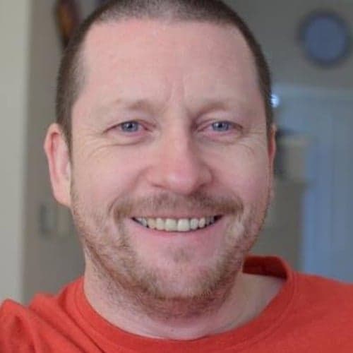 Simon R.