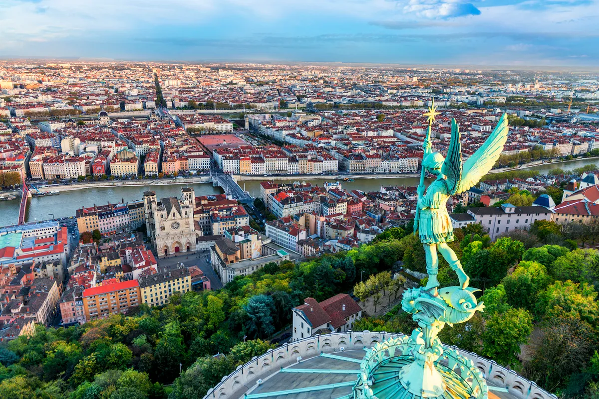 How Fame Crew works in Lyon