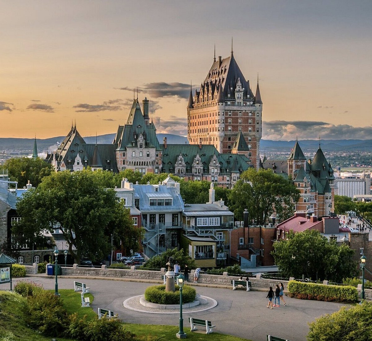 How Fame Crew works in Quebec City