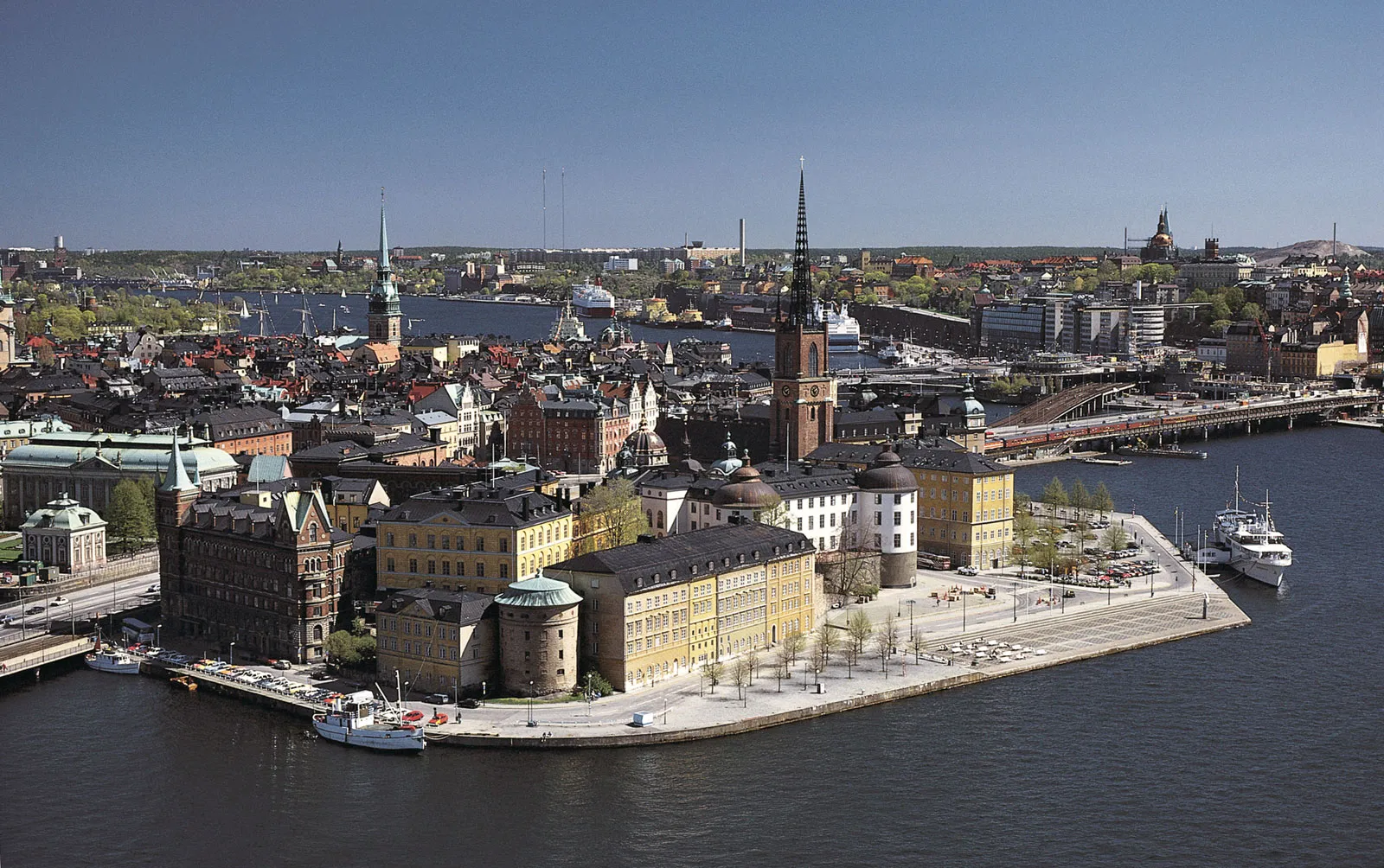 How Fame Crew works in Stockholm
